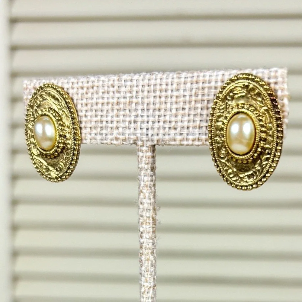 Vintage Regency Gold Pearl Oval Stud Earrings Ornate Filigree Textured Statement